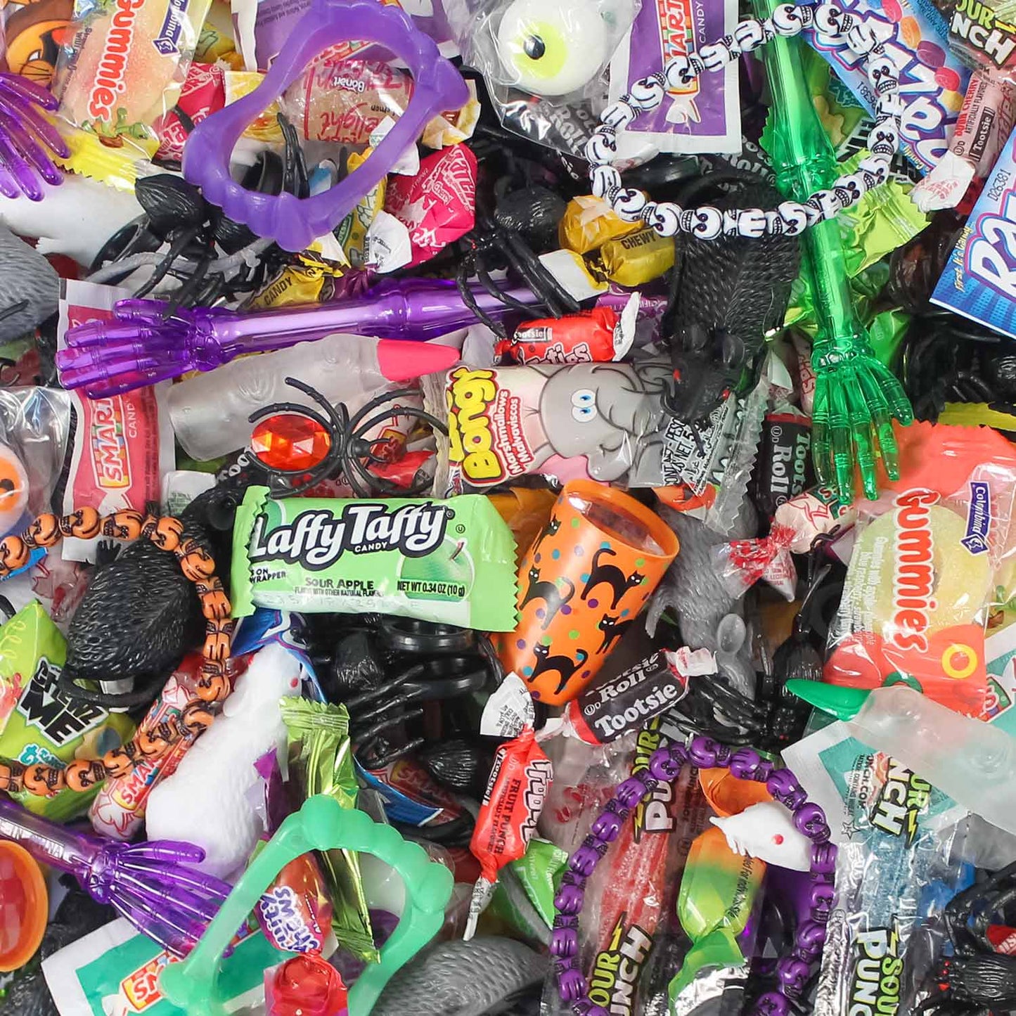 Halloween Treats Candy and Toy Assortment (500 PACK)