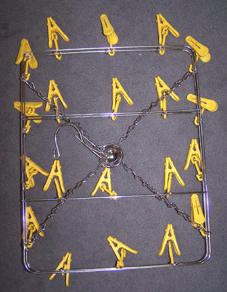 Metal Hanging Display Rack with 20 Plastic Clips